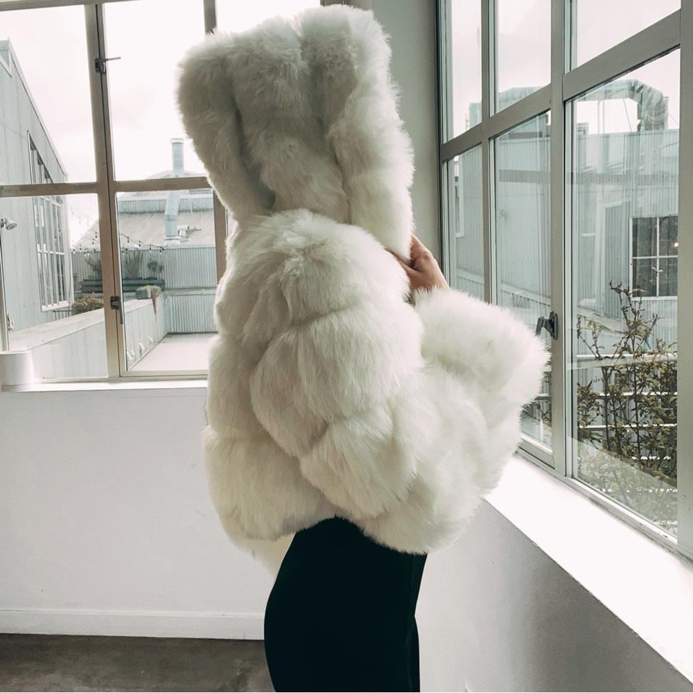 White Cropped Fur Coat - Picture 4 of 4